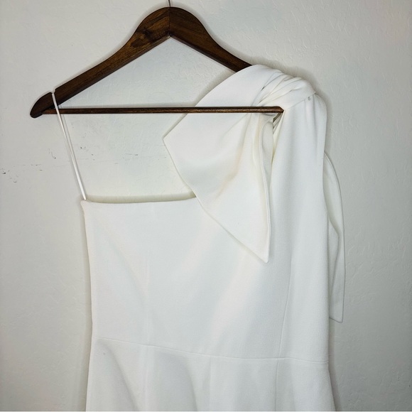 Dress the Population Tiffany one-shoulder midi dress in white crepe fabric - Picture 11 of 12